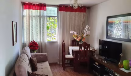 Apartamento há uma quadra da Alameda