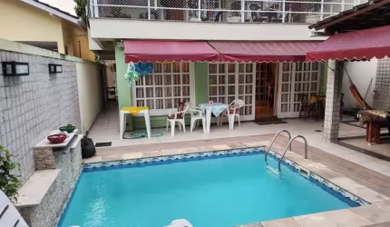 Casa duplex condomínio no Ingá