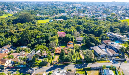 Terreno com 2.400 m² vizinho do Parque São Lourenço!