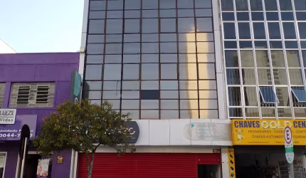Prédio Comercial com 1.300 M² no Centro de Curitiba.
