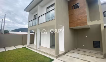 Casa com 2 suítes e Quintal em Itaipuaçu/Maricá por R$:360.000,00