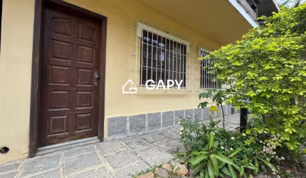 Casa em CondomínioCasa Linear à Venda - 3 Quartos (1 Suíte), Quintal e Condomínio Fechado no Engenho do Mato – R$: 520.000,00