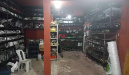 Excelente Salão Comercial, localizado em uma das ruas mais privilegiadas do bairro Pauliceia, o salão possui 175m², com 1 banheiro completo ideal para seu comércio Não perca tempo e agende uma visita 