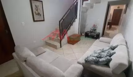 Este é o sobrado dos seus sonhos! Localizado em Alves Dias - São Bernardo do Campo, este imóvel conta com uma área útil de 167.0m², o que proporciona muito espaço e conforto para você e sua família. C