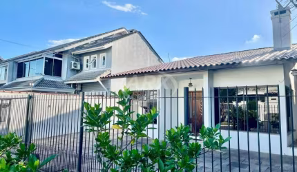 Casa com 2 quartos à venda na Rua Suíça, 206, Moinhos De Vento, Canoas por R$ 809.000