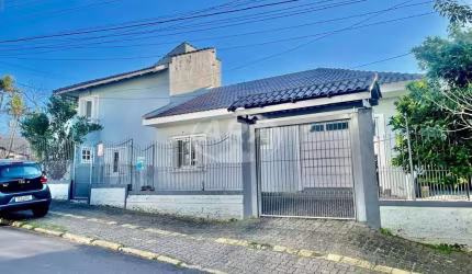 Casa com 3 quartos à venda na Rua Santa Terezinha, 474, Nossa Senhora das Graças, Canoas por R$ 900.000