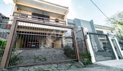 Casa com 3 quartos à venda na Rua Doutor Eduardo Chartier, 275, Passo da Areia, Porto Alegre por R$ 819.000