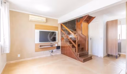 Casa em condomínio fechado com 3 quartos à venda na Avenida Faria Lobato, 1120, Sarandi, Porto Alegre por R$ 260.000