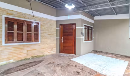 Casa com 2 quartos à venda na Rua Califórnia, 496, Mato Grande, Canoas por R$ 450.000