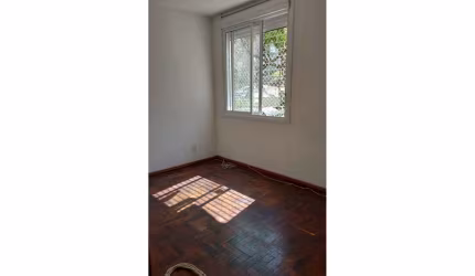 Apartamento com 2 quartos à venda na Rua Engenheiro Fernando Mendes Ribeiro, 105, Santo Antônio, Porto Alegre por R$ 219.990