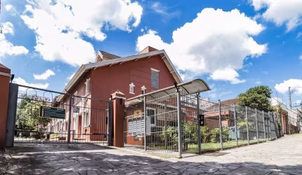 Casa em condomínio fechado com 3 quartos à venda na Avenida Arnaldo Bohrer, 184, Teresópolis, Porto Alegre por R$ 580.000