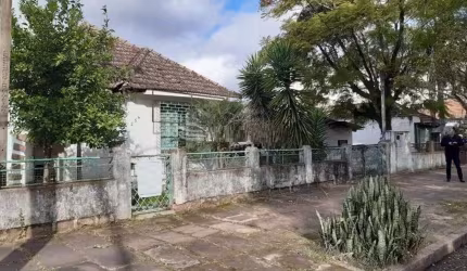 Terreno à venda na Rua Marista, 264, Partenon, Porto Alegre por R$ 700.000
