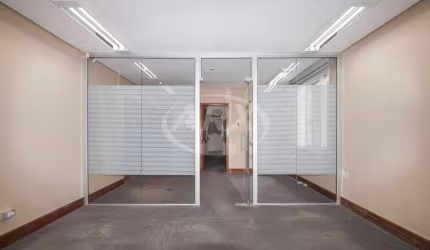 Sala comercial à venda na Avenida Benjamin Constant, 1066, São João, Porto Alegre por R$ 199.000