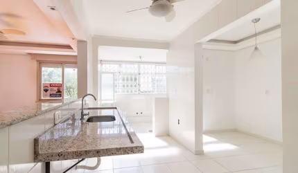Apartamento com 2 quartos à venda na Rua Gaston Englert, 780, Vila Ipiranga, Porto Alegre por R$ 370.000