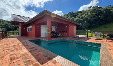CASA ALTO PADRÃO À VENDA no condomínio AMIGOS DO RANCHO, RANCHO QUEIMADO SC