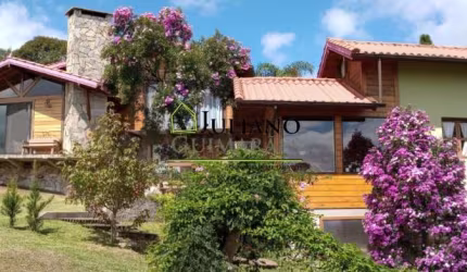 BELA CASA COM 200m2 À VENDA EM CONDOMÍNIO FECHADO EM RANCHO QUEIMADO/SC.