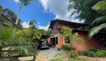 LINDA CASA MOBILIADA À VENDA EM SÃO JOÃO BATISTA/SC