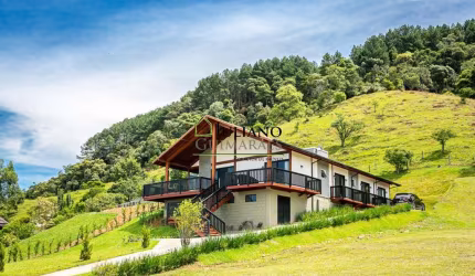 CASA NOVA À VENDA em condomínio fechado em RANCHO QUEIMADO/SC