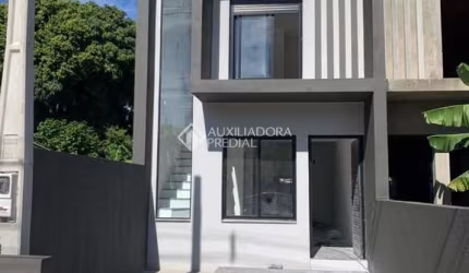 Casa com 2 quartos à venda na Rua Querência, 525, Dona Mercedes, Gravataí, 70 m2 por R$ 294.000