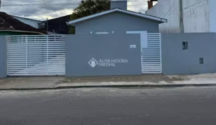 Casa com 2 quartos à venda na Rua Walmor M. de Souza, 615, Central, Gravataí, 295 m2 por R$ 340.000