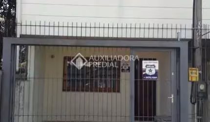 Casa com 2 quartos à venda na Pernambuco, 321, Vila Fátima, Cachoeirinha, 73 m2 por R$ 250.000