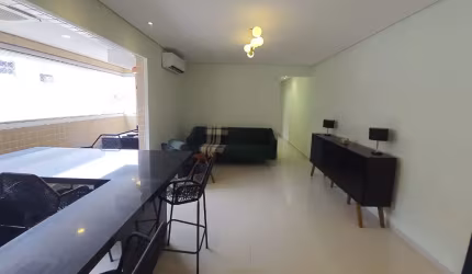 Apartamento de 2 dormitórios 92m² na quadra da praia no Gonzaga