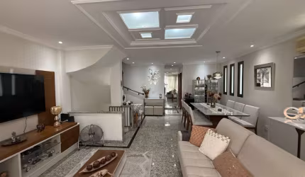 Casa duplex/sobrado com 157m², 1 suíte, no bairro Embaré em Santos/SP.