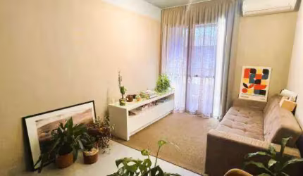 Apartamento de um quartos com vaga na Mata da Praia.