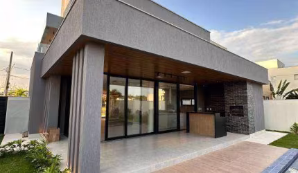 Casa Duplex de 4 Quartos em Condomínio de Luxo