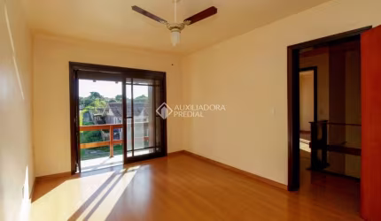 Casa com 4 quartos à venda na Rua Antônio Francisco Lisboa, 235, Rubem Berta, Porto Alegre, 248 m2 por R$ 590.000