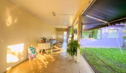 Casa com 3 quartos à venda na Rua Gaspar de Lemos, 56, Vila Ipiranga, Porto Alegre, 166 m2 por R$ 719.900