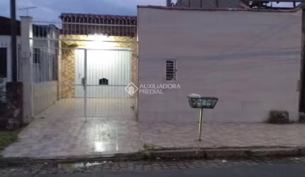 Casa com 5 quartos à venda na Avenida Martim Félix Berta, 3327, Mário Quintana, Porto Alegre, 220 m2 por R$ 850.000