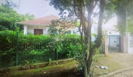 Casa com 4 quartos à venda na Rua Doutor Armando Barbedo, 54, Tristeza, Porto Alegre, 145 m2 por R$ 1.700.000