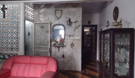 Casa com 4 quartos à venda na Rua Olavo Bilac, 562, Azenha, Porto Alegre, 300 m2 por R$ 850.000