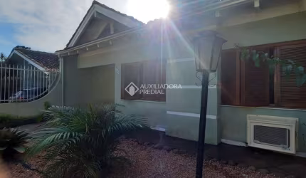 Casa com 3 quartos à venda na José de Medeiros, 200, Vila Cachoeirinha, Cachoeirinha, 225 m2 por R$ 650.000