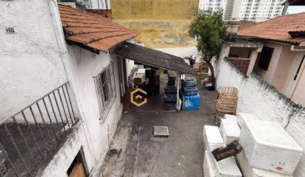 Casa para reformar à venda, 179 m² de terreno
