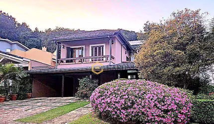 Linda casa a venda em Alphaville.