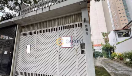Casa disponível para locação na Rua Padre Carvalho, Pinheiros.