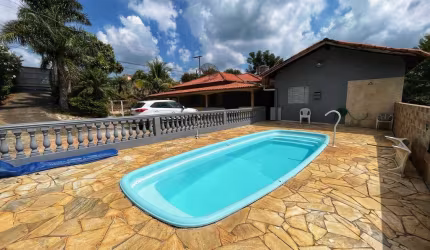 Chácara com 4 dormitórios à venda, 260m² por R$ 960.000 - Jardim São Paulo - Boituva/SP