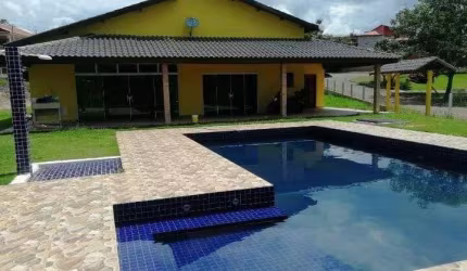 Casa a venda no condomínio Fazenda Victoria - Porangaba/SP.