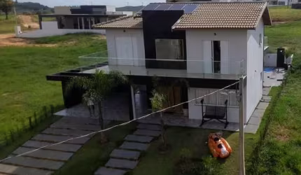 Magnífica casa a venda no condomínio Riviera de Santa Cristina XIII - SETOR MARINA