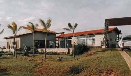 Incrível casa a venda no condomínio Riviera de Santa Cristina XIII
