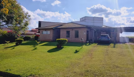 Casa a venda na Avenida Principal no Condomínio Ninho Verde I Eco Residence - Porangaba/SP.