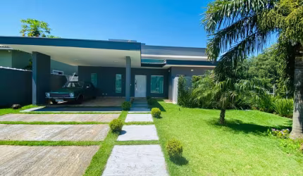 Belíssima casa a venda no Condomínio Ninho Verde I Eco Residence - Quadra/SP.