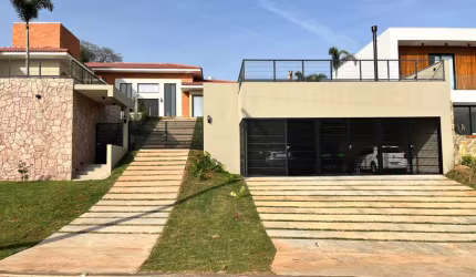 Belissima casa a venda no Condomínio Riviera de Santa Cristina XIII - Paranapanema.
