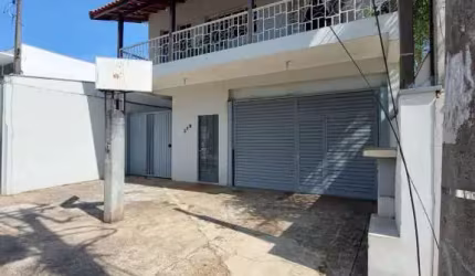 Imóvel à Venda em Boituva: Sobrado com Galpão Comercial