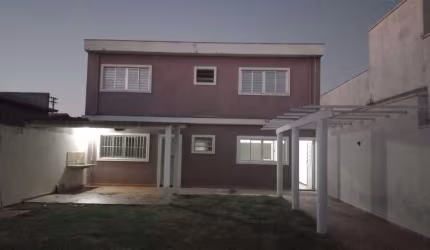 Sobrado Moderno à Venda – Perfeito para Moradia ou Investimento!
