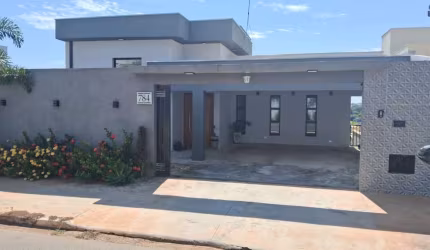 Sobrado à Venda: Conforto e Espaço no Bairro Colina Verde!