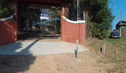 Vendo Chácara com 2.152m² em Tatuí-SP, próximo ao asfalto, escriturada