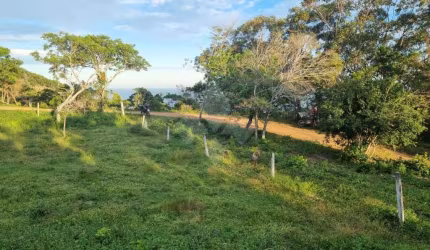 Terreno em condomínio fechado à venda na Geral da Praia da Ferrugem, Capão, Garopaba por R$ 636.000
